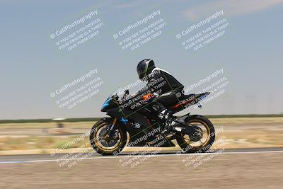 media/Jul-22-2022-TrackDaz (Fri) [[ca4971259a]]/Group B/130pm (Wheelie Bump)/